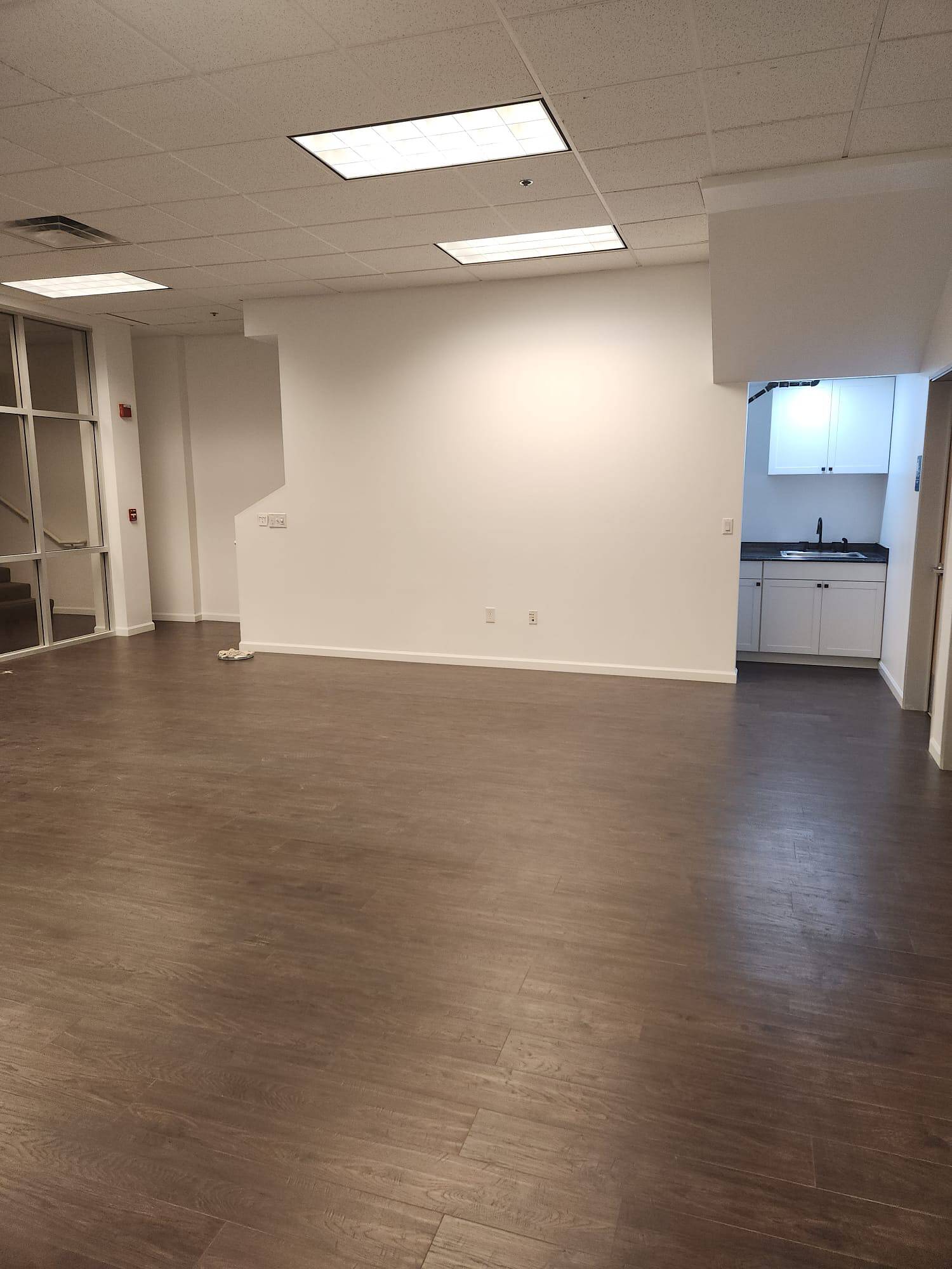 Convenient Commercial Office